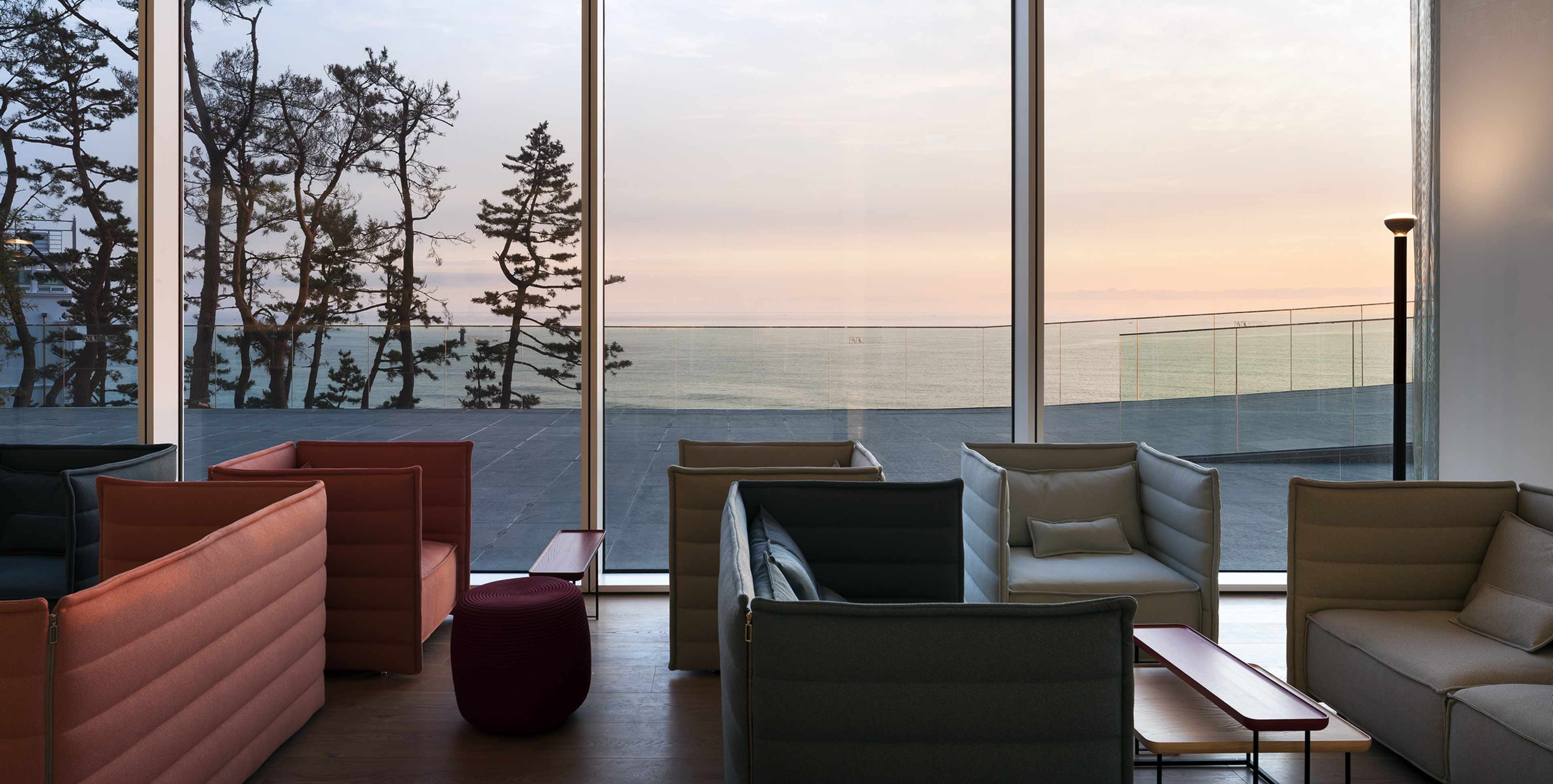 THE LOUNGE